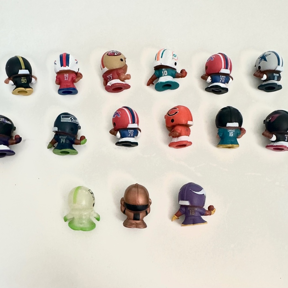 Teenymates 15 football Teenymates NFL Football mini figures Lot of 15